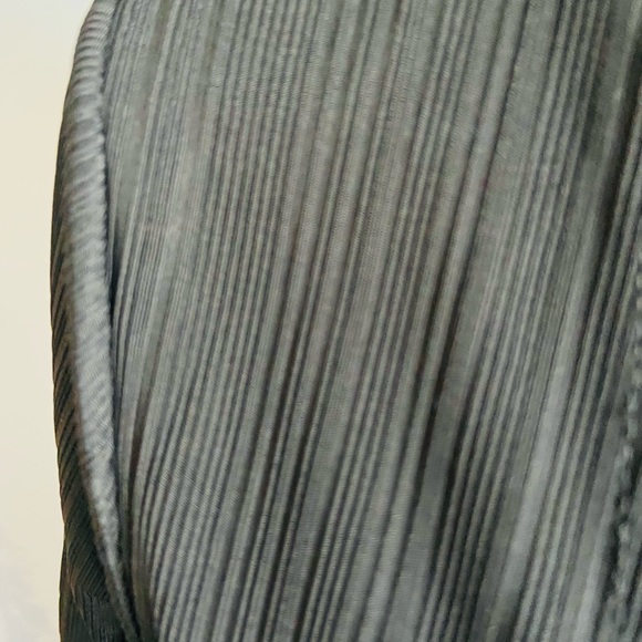 Black Shiney Ribbed Frint Tie Top - Picture 5 of 6